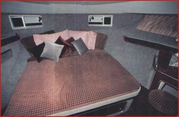1983 11 Meter forward cabin