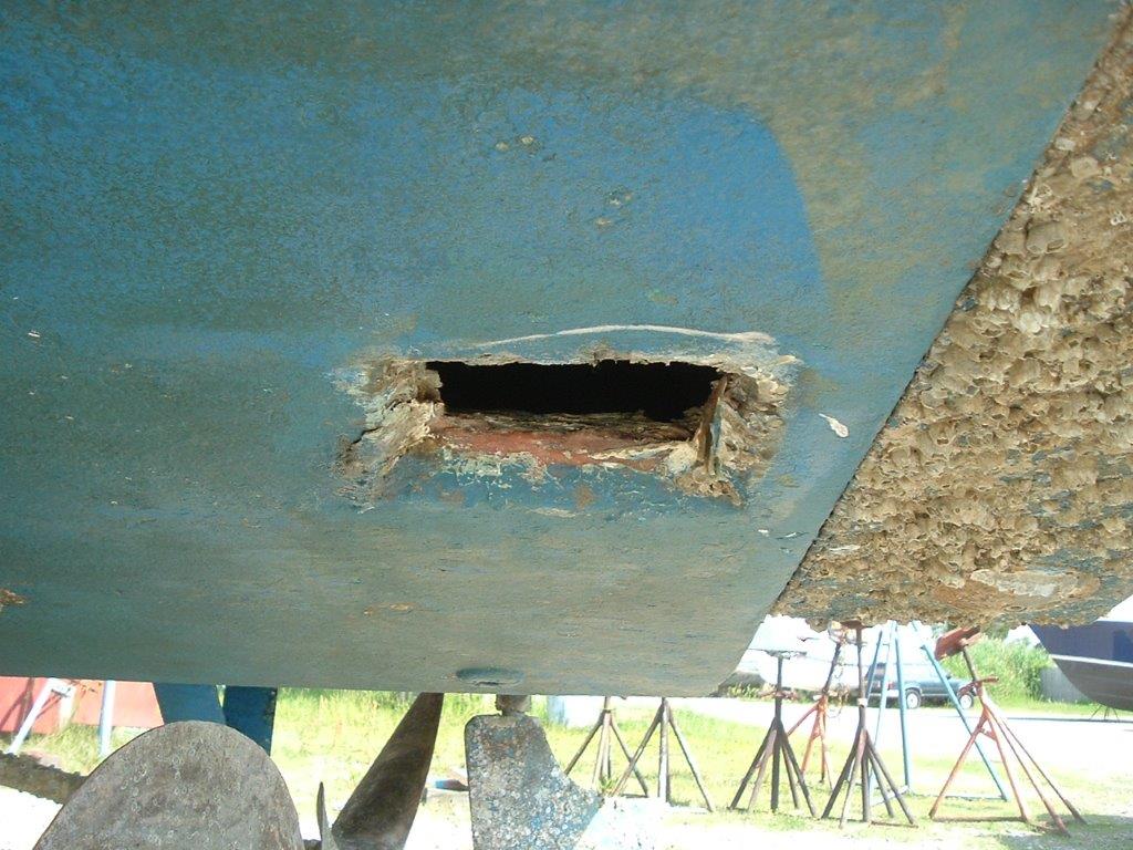 hull failure 2.jpg