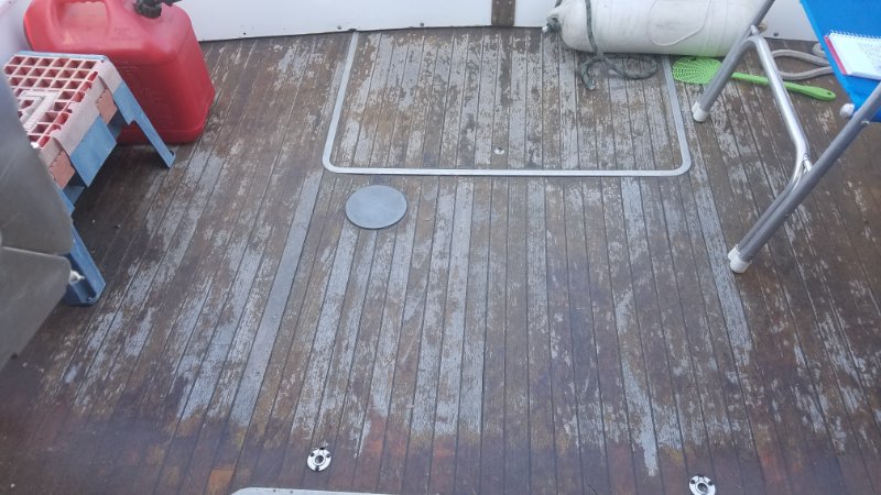 Aft deck floor 01.jpg