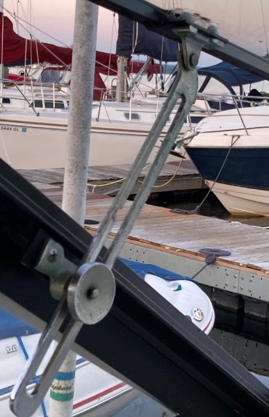 Starboard front tilt out window adjuster